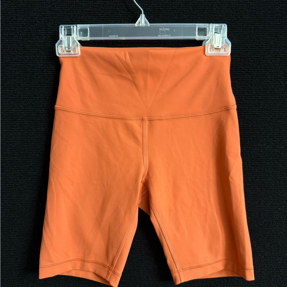 Lululemon Wunder Under Shorts Size 6